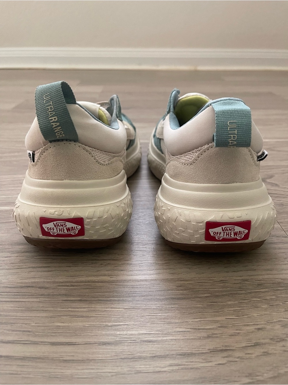 Vans UltraRange VR3 Sneakers in Teal Green Blue and White - Women’s 8 - Picture 4 of 6